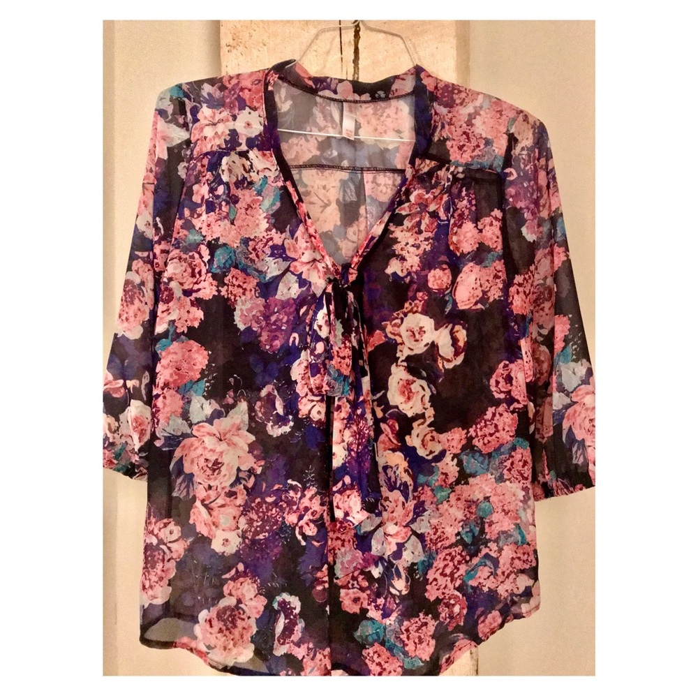 Flower print flowy blouse